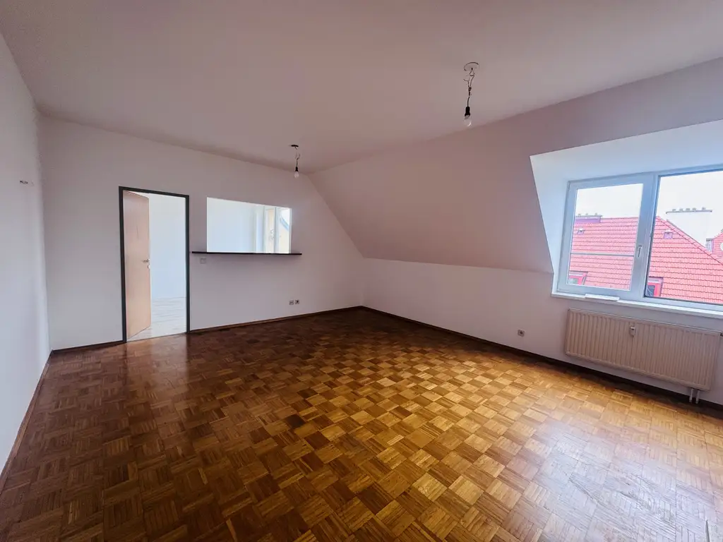Großzügige 3-Zimmer-Maisonette mit Balkon & Garagenplatz im Dachgeschoss