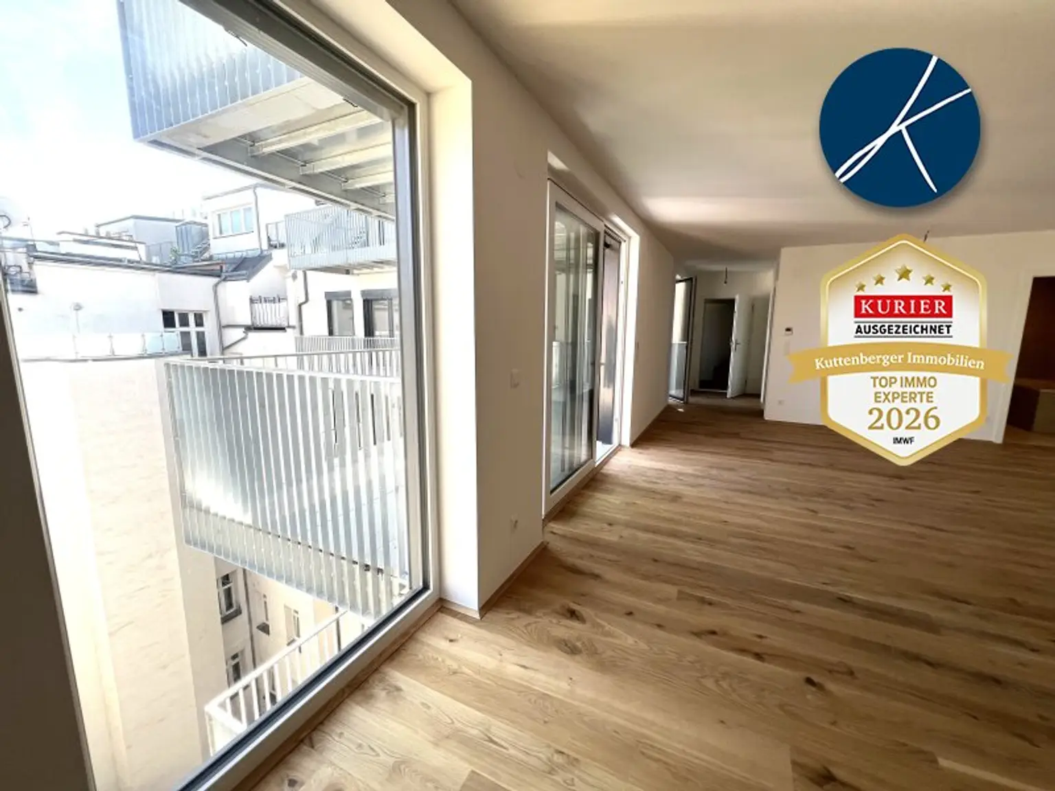 2 Balkonausgänge von der Wohnküche