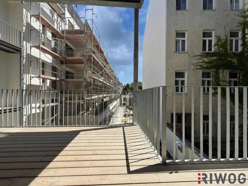 NEUER PREIS - SOMMERAKTION | 3-Zimmer Altbauwohnung mit großem innenhofseitigem Balkon im 1. Liftstock | ERSTBEZUG NACH SANIERUNG