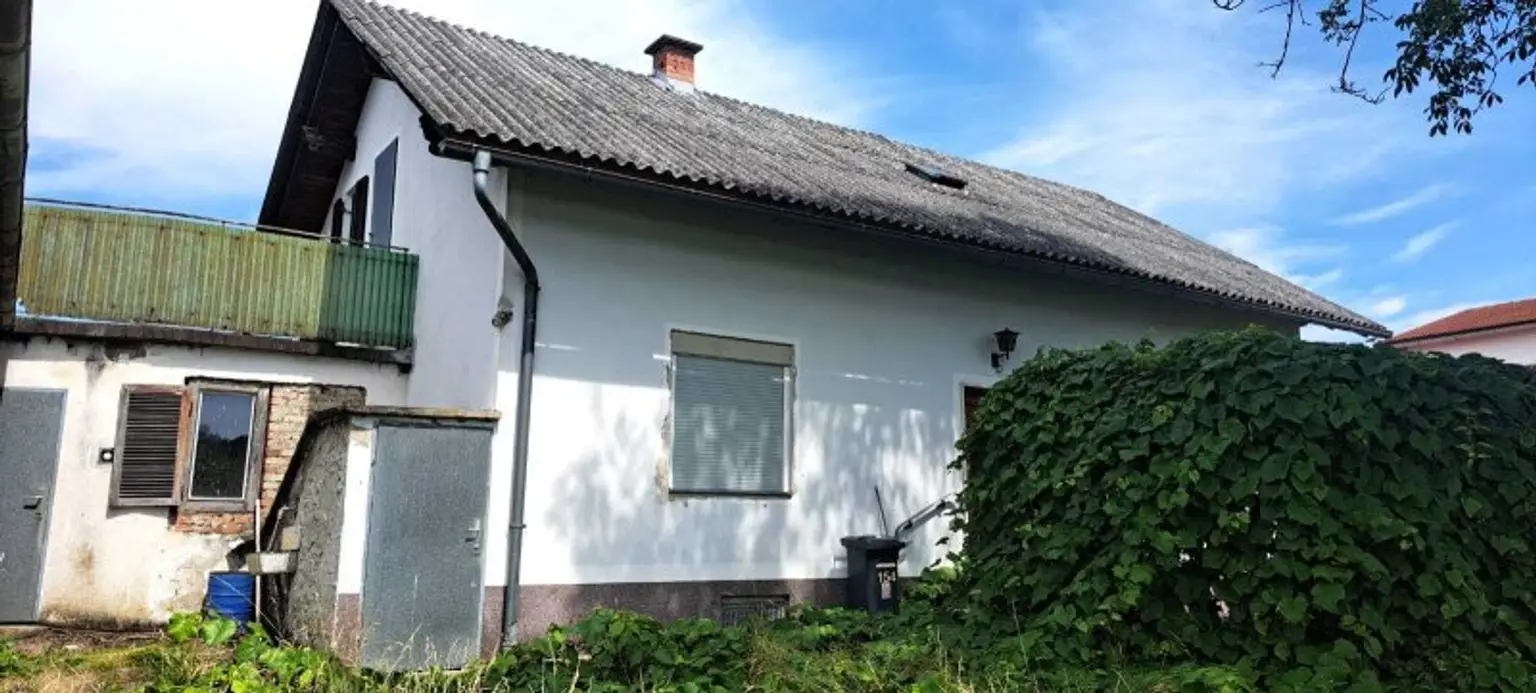 Sanierungsbedürftiges Haus mit Garage und Grünblick in Deutsch Goritz – Ihr neues Projekt!