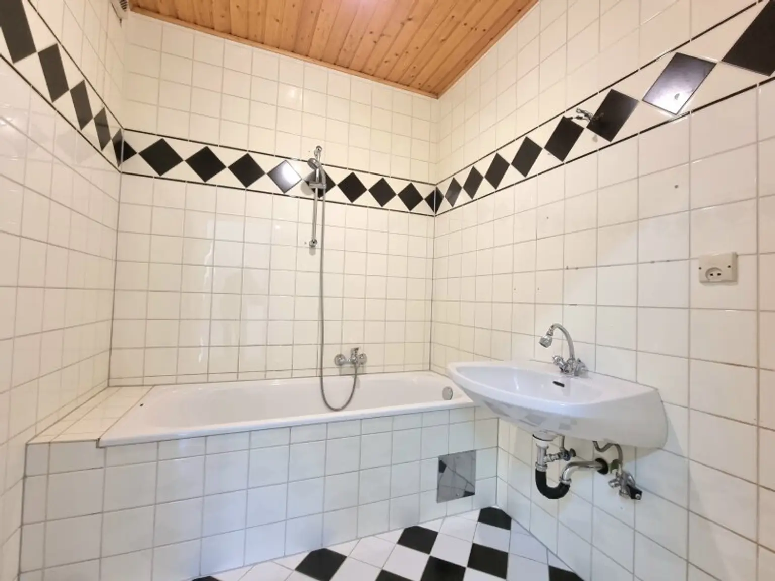 4-Zimmer Wohnung, Nähe Landesklinikum Lilienfeld