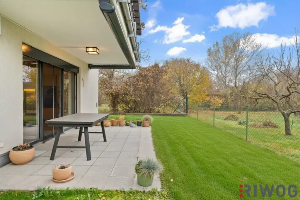 Effiziente aber Großzügige Gartenwohnung mit ca. 200 m² Garten, Luxus Küche mit Gaggenau Geräte und in ruhige Lage aber nähe U-Bahn