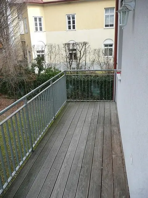 Provisionsfreie 2-Zimmer-Altbauwohnung mit großem Balkon in Herz-Jesu bei Schillerplatz ab 01.01.2026