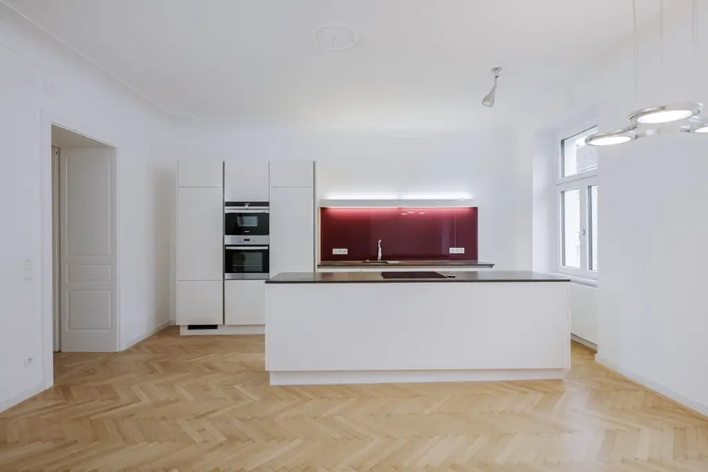 Wunderschöne Stil-Altbau Wohnung 106m² 3.Liftstock  in Toplage 1070 Wien !