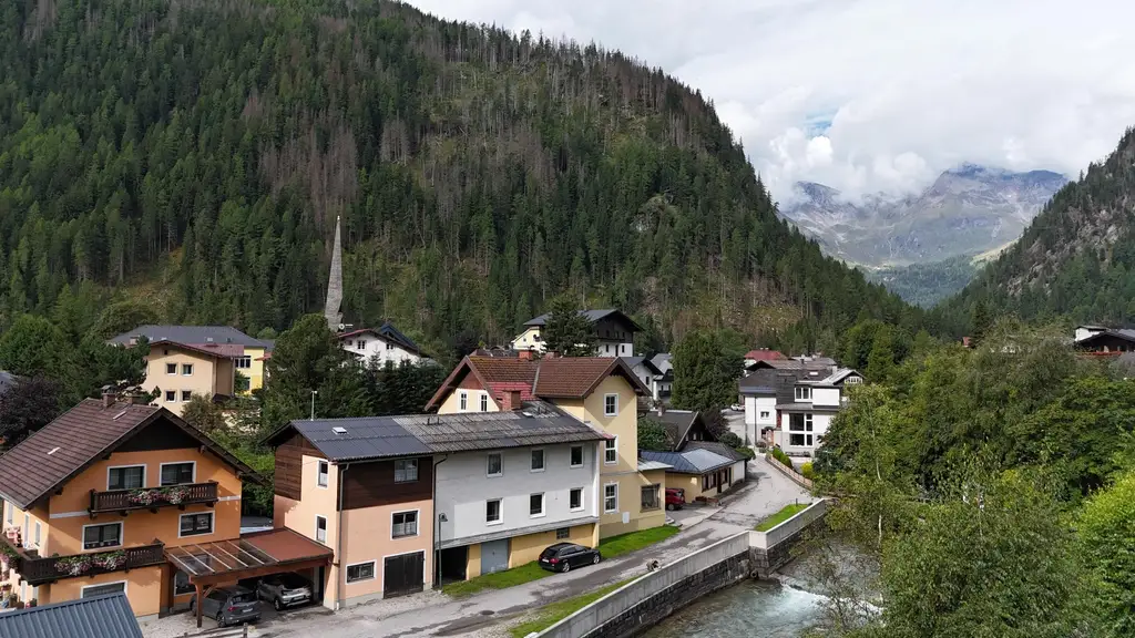Charmantes Haus mit 4 Ferienwohnungen und Privatwohnung im Herzen von Mallnitz