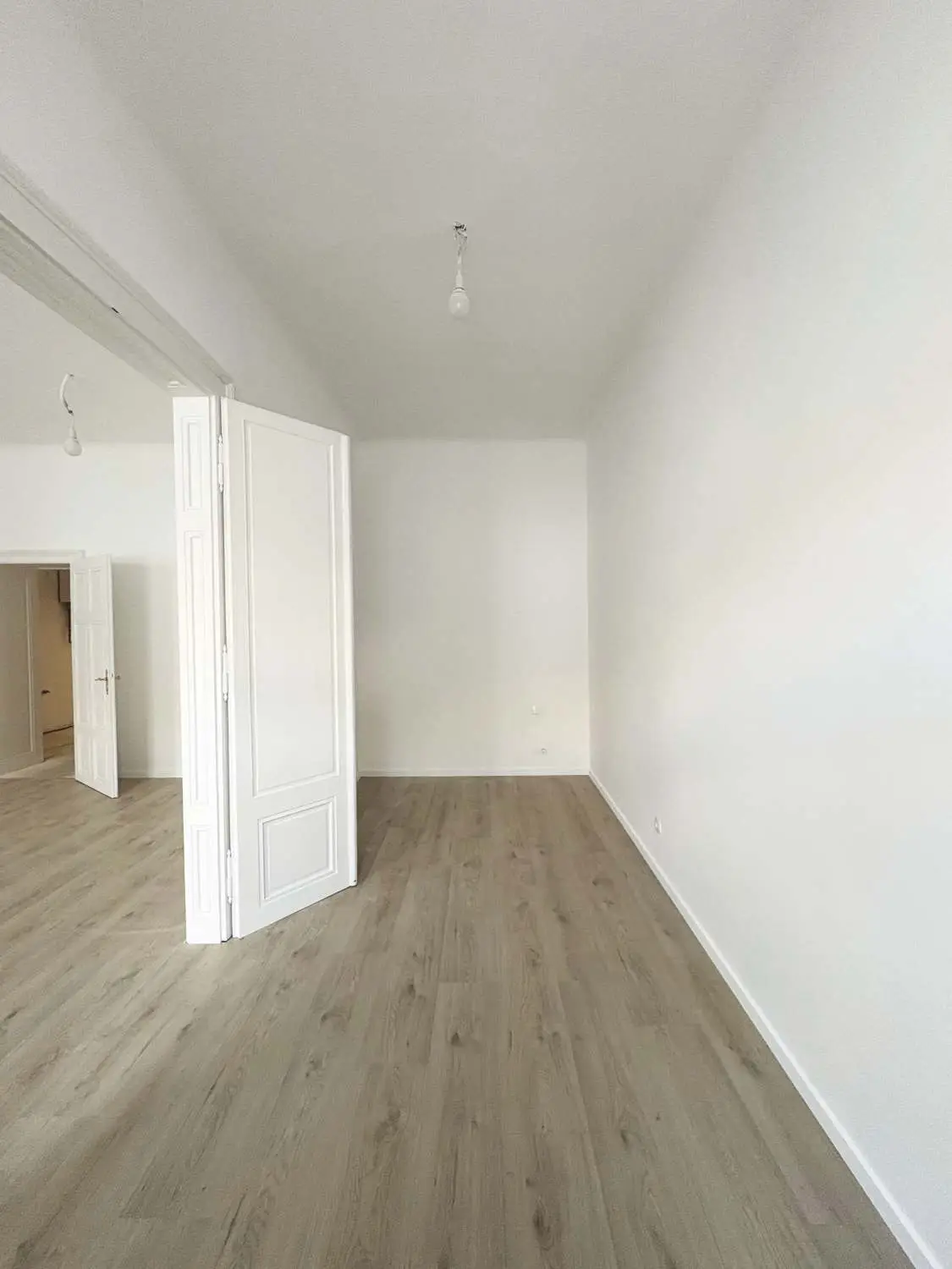 Teilsanierte 2 Zimmer Wohnung in Top Lage - 
Nahe altes AKH und Rathaus