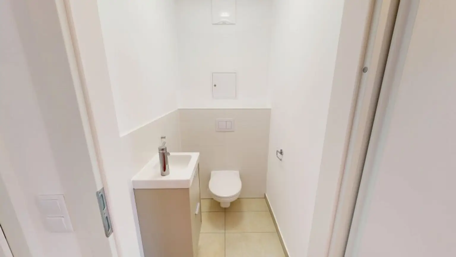 WC mit Handwaschbecken