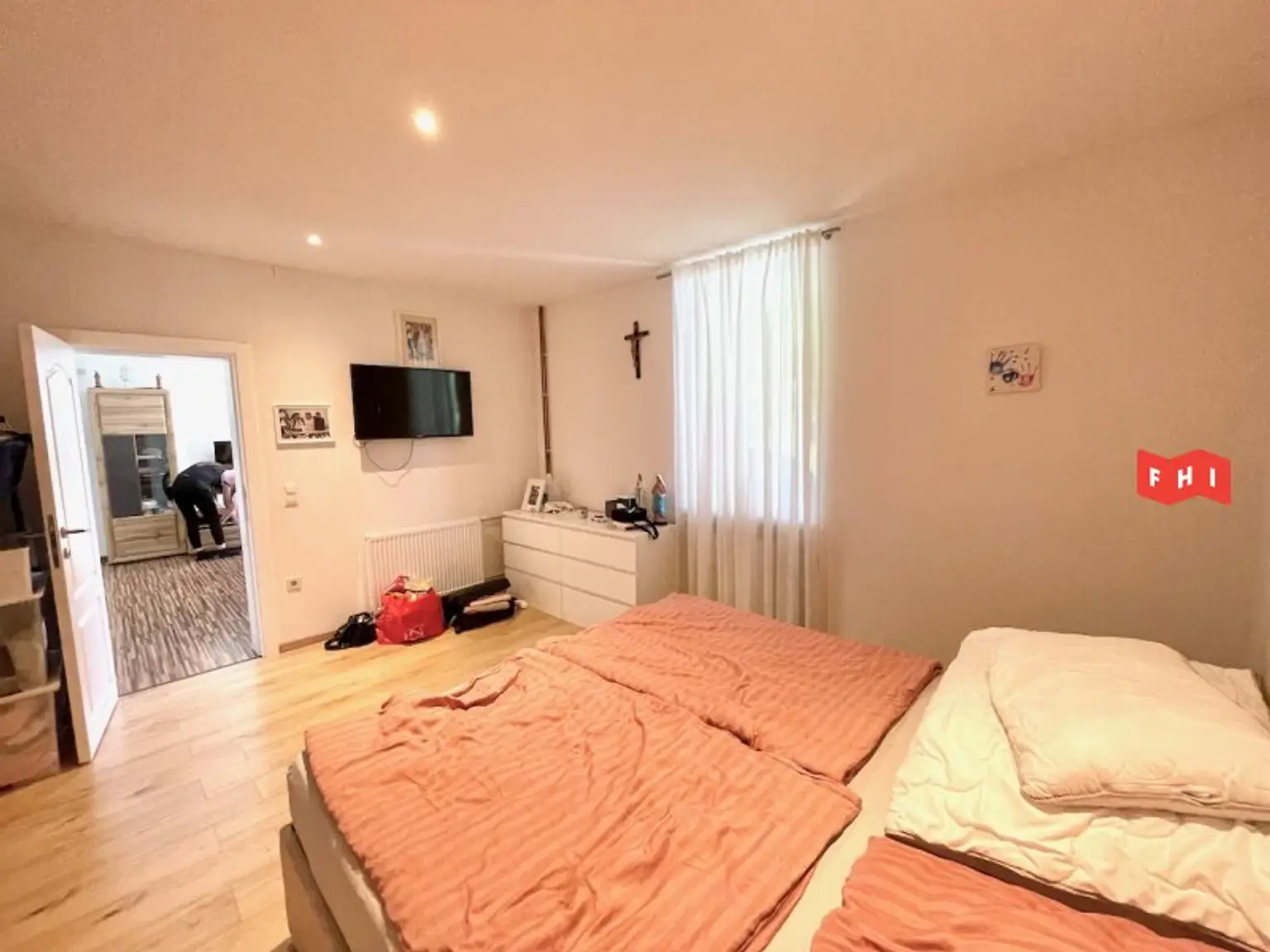 Renoviertes 3 Zimmer Einfamilienhaus mit Überdachter Terrasse, 2 Autoabstellplätzen & Klimaanlage Nähe Stadtgrenze Wien/Groß Enzersdorf