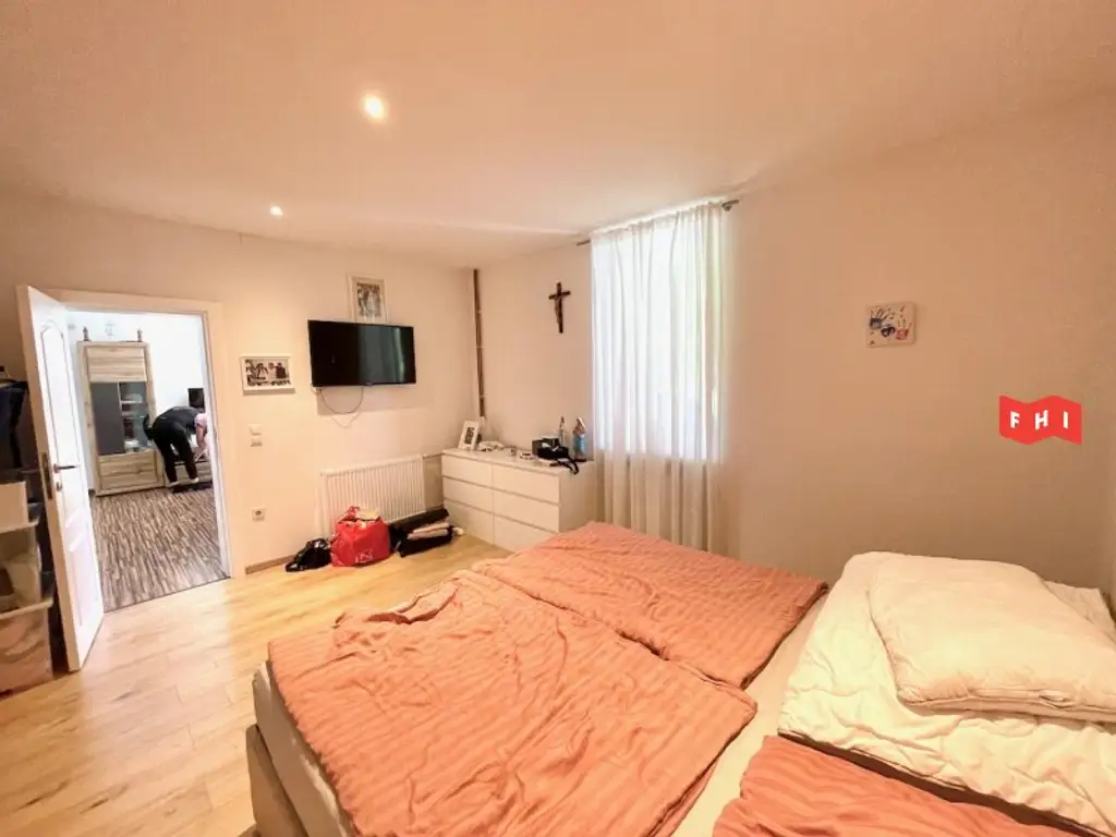 Renoviertes 3 Zimmer Einfamilienhaus mit Überdachter Terrasse, 2 Autoabstellplätzen & Klimaanlage Nähe Stadtgrenze Wien/Groß Enzersdorf