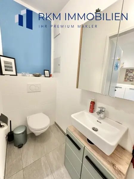 Neuwertige Dachgeschoßwohnung mit Balkon in 1130 Wien – Ihr neues Zuhause!