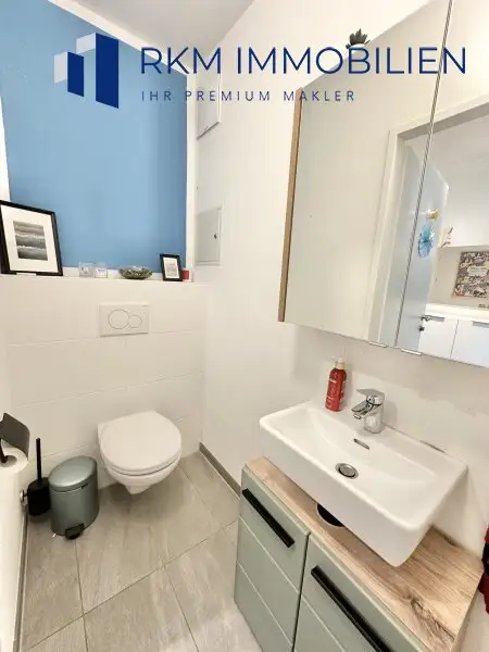 Neuwertige Dachgeschoßwohnung mit Balkon in 1130 Wien – Ihr neues Zuhause!