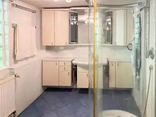 Bad mit Dusche EG