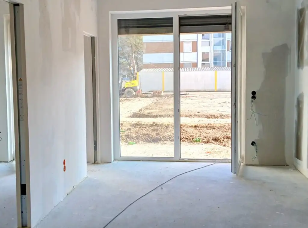 NEUBAU - ERSTBEZUG - Top 2 - Wunderschöne 2 Zimmerwohnung mit Terrasse, kleinem Garten und einem eigenen Tiefgaragenplatz