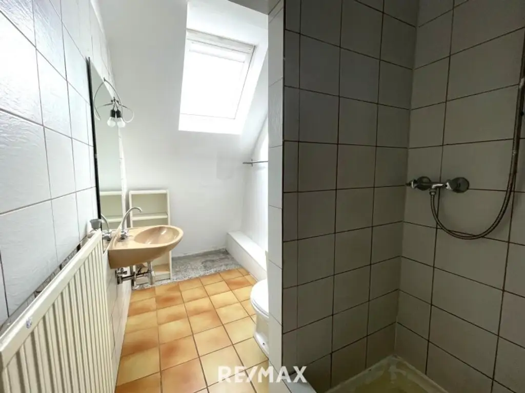 Sanierungsbedürftige DG-Wohnung bei der Währinger Straße/Volksoper