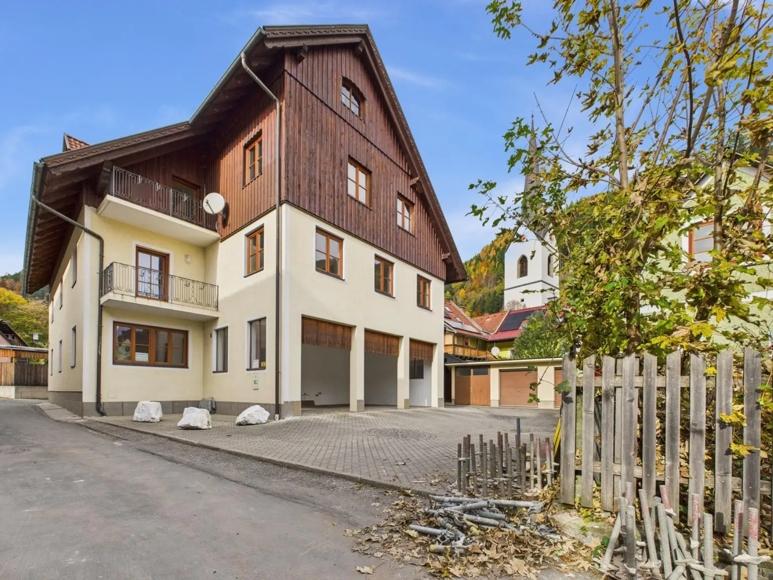 KALWANG: BESTÄNDIGE WERTE in unbeständigen Zeiten - WOHNHAUS mit 4 Wohnungen