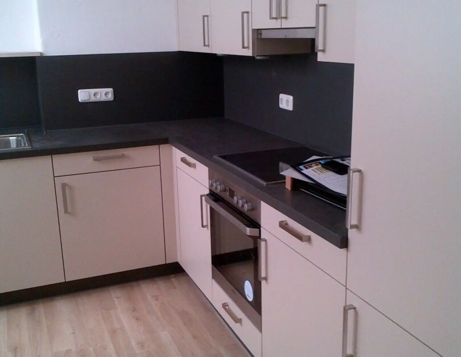Braunau/Inn: Altbau-Mietwohnung in Braunau, direkt am Stadtplatz - auch als Büro nutzbar !