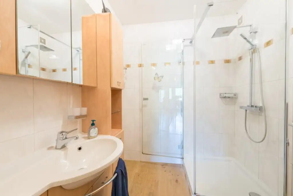 Gut geschnittene 3-Zimmer Dachgeschosswohnung