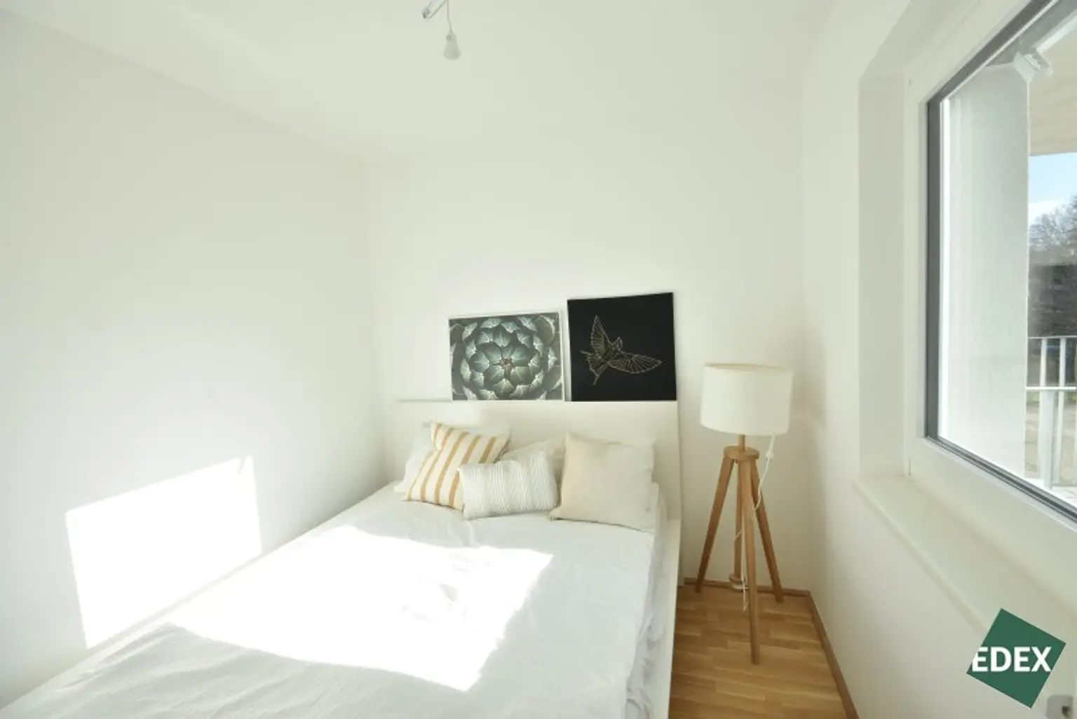 ERSTBEZUG | 2,5-Zimmer-Eigentumswohnung mit Atelier und Garten