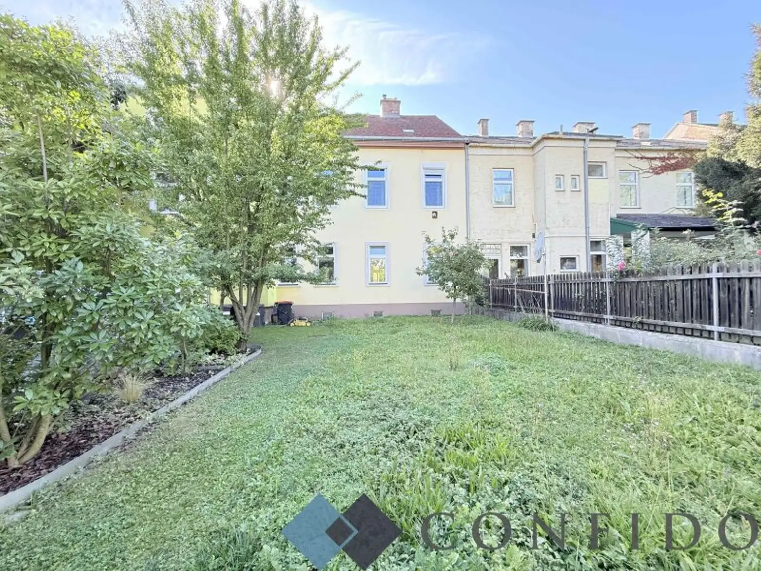 Altbau trifft Garten - Sanierungsbedürftige Wohnung im Herzen von Stockerau