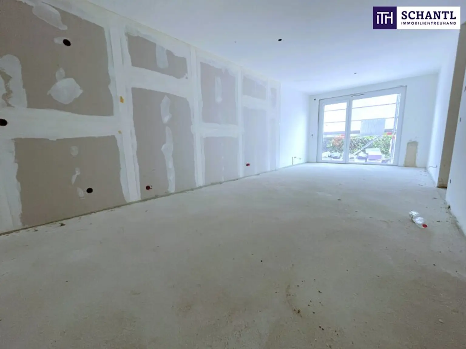 Grün I Urban I Chic: Exklusive 4-Zimmer-Gartenwohnung im Herzen von Schwechat! Nachhaltig, hochwertig und überraschend ruhig!