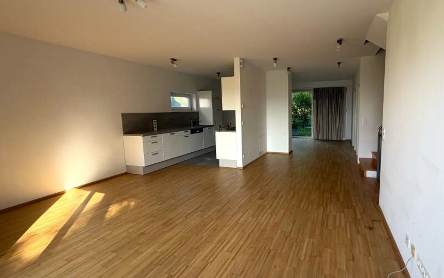 Helles Reihenhaus mit Fernblick und 2 Stellplätzen