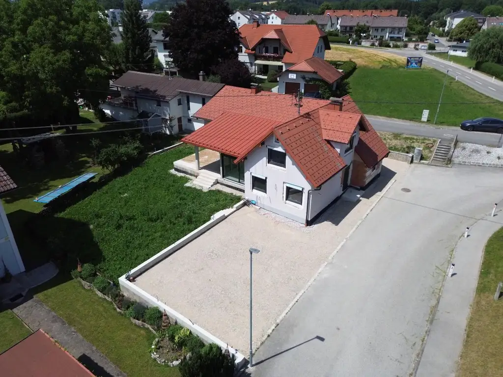 Renoviert, belagsfertig & bereit für Ihre Ideen! Einfamilienhaus mit Garten, Sonnenterrasse und Doppelgarage in Timelkam - BIETERVERFAHREN