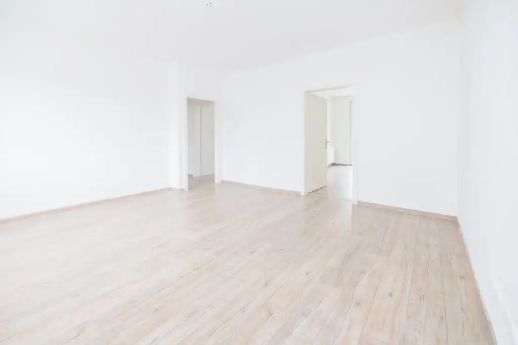 AB 01.01.2026 VERFÜGBAR I NEUE KÜCHE I BALKON  I RUHIG I BADEWANNE I LICHTDURCHFLUTET I SONNIG I ZENTRAL I HAUSTIERE WILLKOMMEN I PROJEKT WOHNEN I