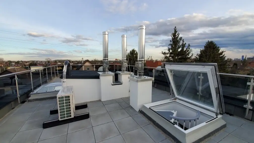 Zinshaus mit 5 Wohneinheiten, 5 KFZ Garagenplätze, Balkone, Garten (vermietet)