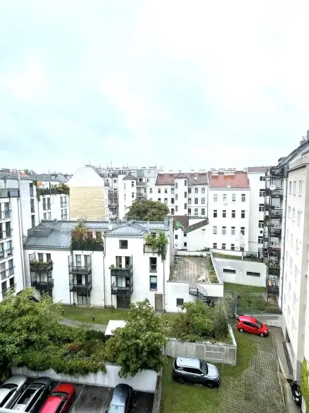 Helle Dachgeschosswohnung  im 20. Bezirk - 2-Zimmer Wohnung mit Weitblick