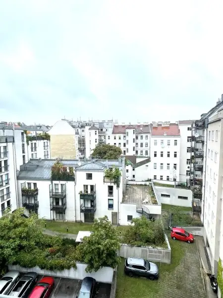 Helle Dachgeschosswohnung  im 20. Bezirk - 2-Zimmer Wohnung mit Weitblick
