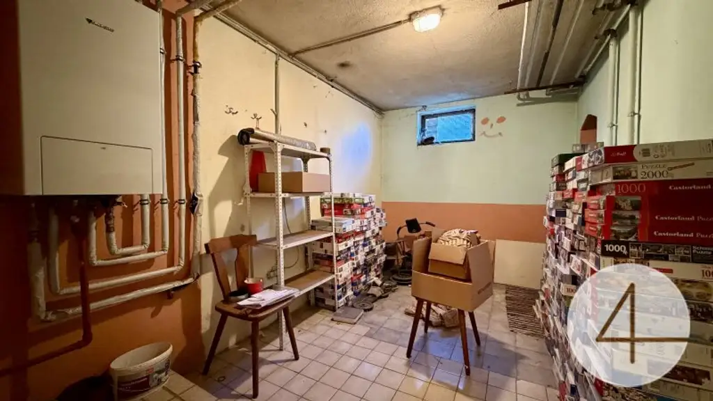 „Traumhaus mit Wintergarten Teich und Pool – Wohnen auf 727 m² in idyllischer Lage“