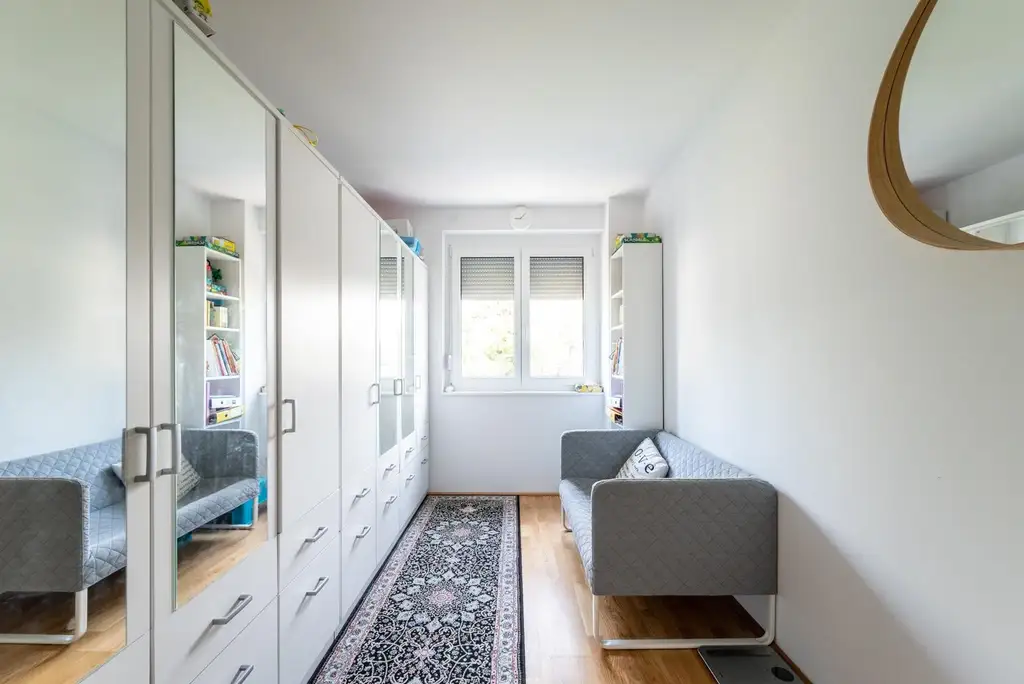 "Tolle Lage, Tolles Haus - LOBAU inkl. Autoabstellplatz"