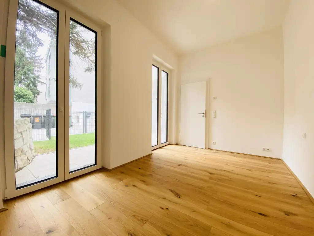 Erstbezug nach Sanierung - hofseitige Gartenwohnung mit Terrasse
