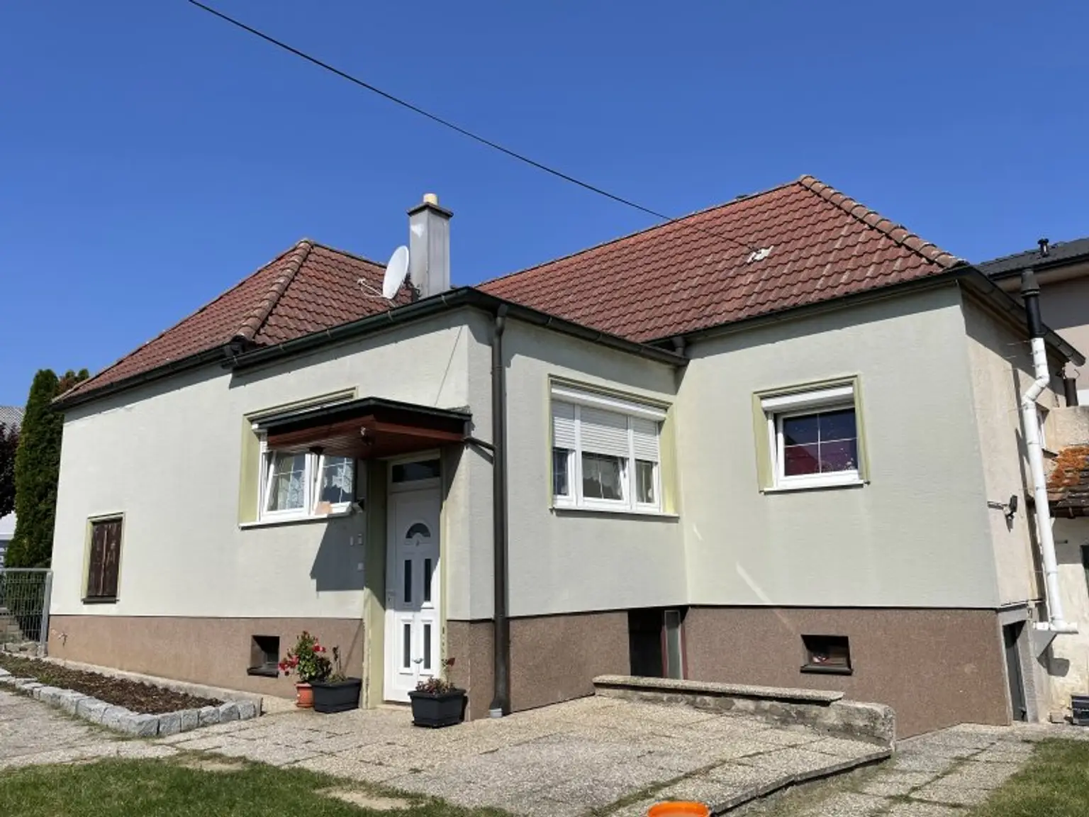 CHARMANTES EINFAMILIEN-HAUS MIT GROSSEM GARTEN - RUHELAGE!