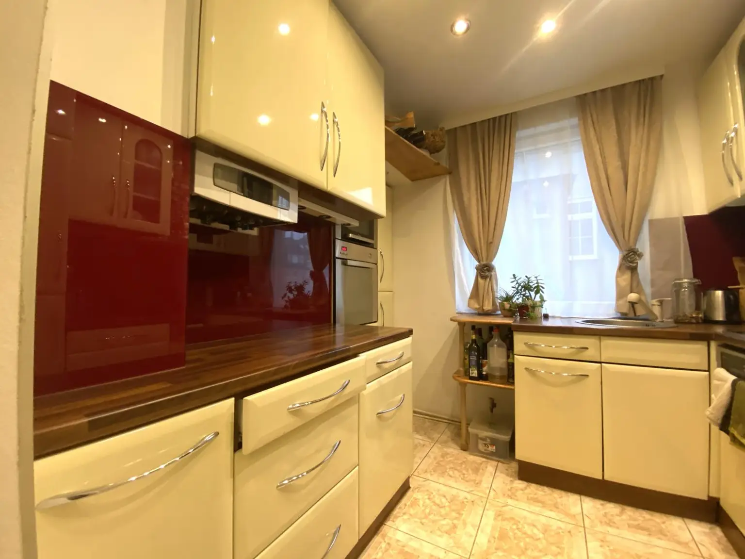 2-Zimmer-Whg. nahe Floridsdorfer Spitz inkl. Zinshaus-Anteil