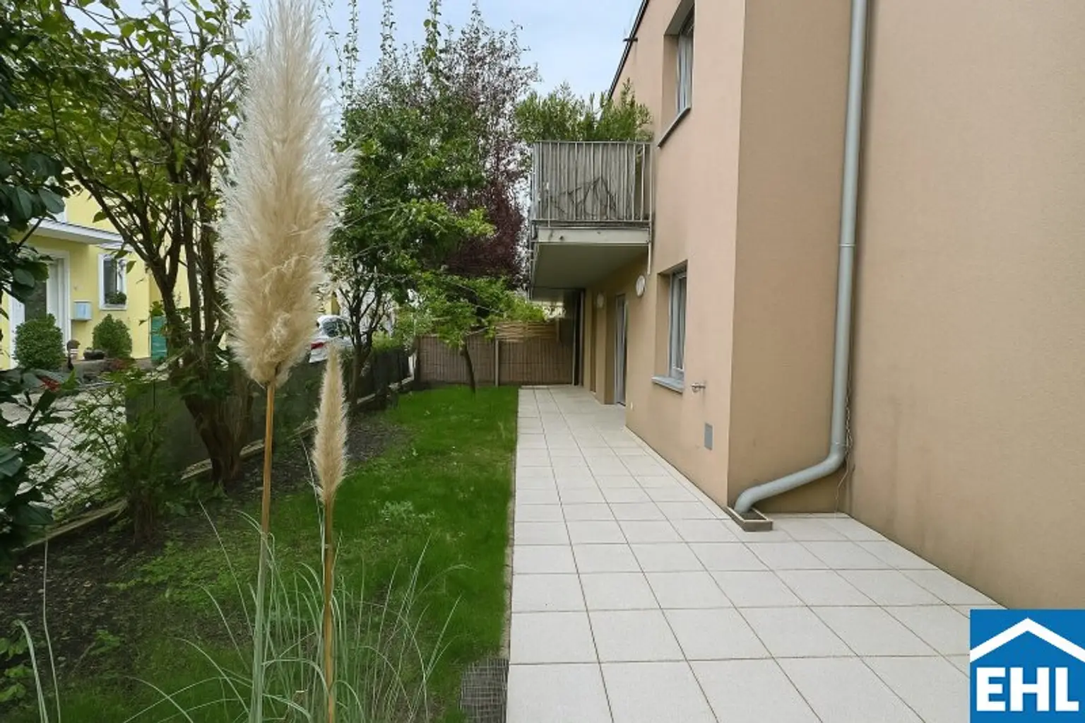 Gartenwohnung in Essling: Geräumige 3-Zimmer-Wohnung in absoluter Ruhelage