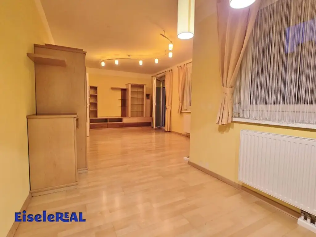 Tolle 3 Zimmer Wohnung – Balkon - Tiefgaragenplatz