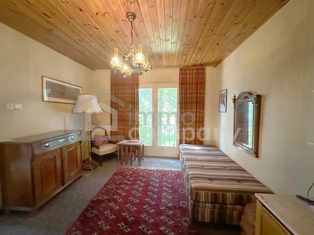 Uriges Landhaus - Traumlage - plus  Pool - Grundfläche 1.594 m² - Renovierung und Schönheitsreparaturen sind erforderlich, dennoch sofort beziehbar!