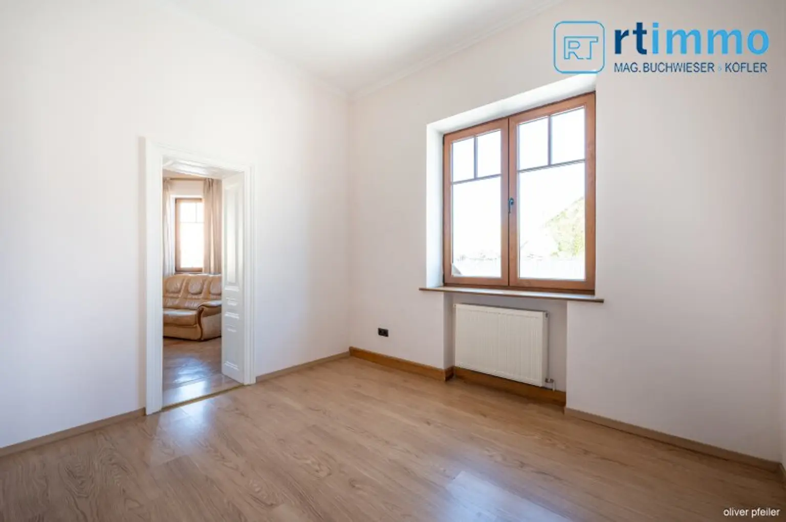 IHR FAMILIENDOMIZIL: KLIMATISIERTE GERÄUMIGE STADTVILLA MIT SCHÖNEM GARTEN, NEBENGEBÄUDEN UND SPIELPLATZ