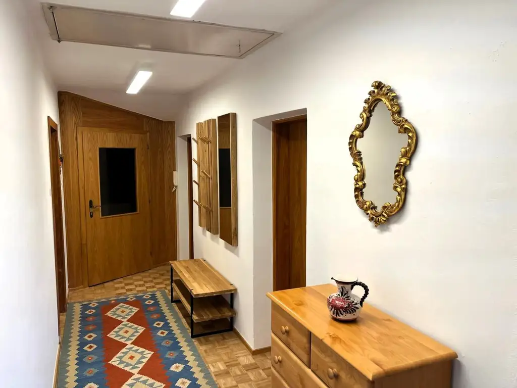 Möblierte 3-Zimmer-Ferienwohnung mit Seeblick in Zell am See zur Langzeitmiete