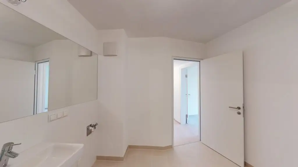 Lichtdurchflutete, großzügige 3-Zimmer Wohnung in traumhafter Lage von Mödling