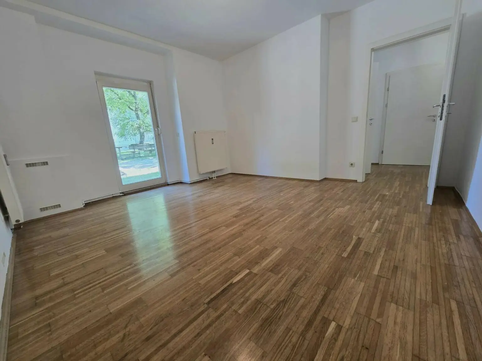 Helle 2 Zimmer Wohnung mit Parkplatz TU/UNI GRAZ Innenstadt- Nähe - ab sofort!