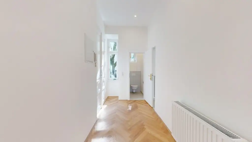 2 -Zimmer-Altbauwohnung - Sanierungsbedürftig