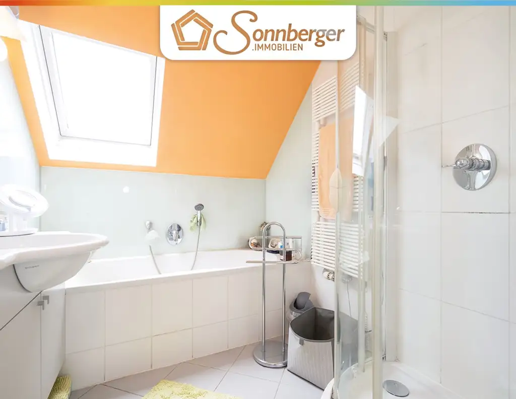 HERZSCHLAG - Doppelhaushälfte mit liebevollem Garten, Pool und Garage in Leonding