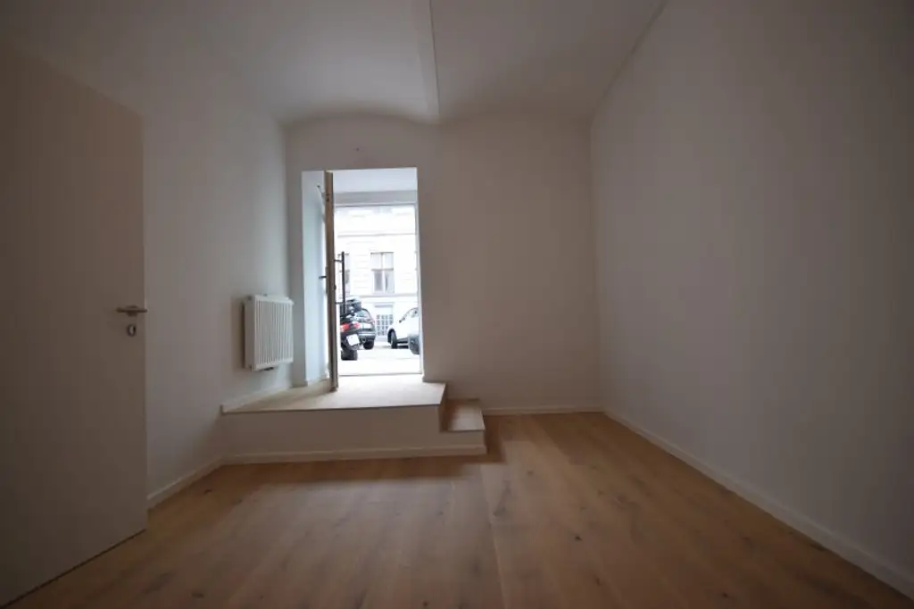 "STADTQUARTIER WEST - Neu renoviertes 2 Zimmer Atelier"
