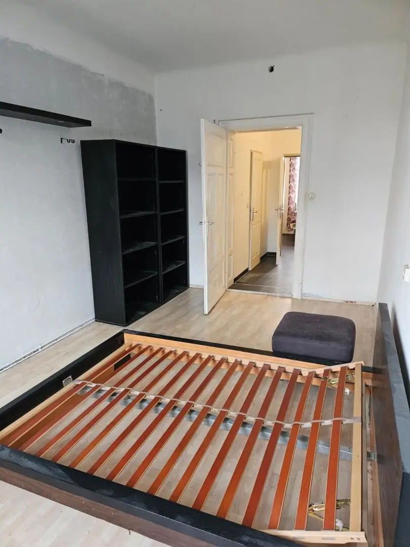 Bei XXX-Lutz, Wohnung mit Wohn-Essküche und 1 Zimmer ++Videorundgang++