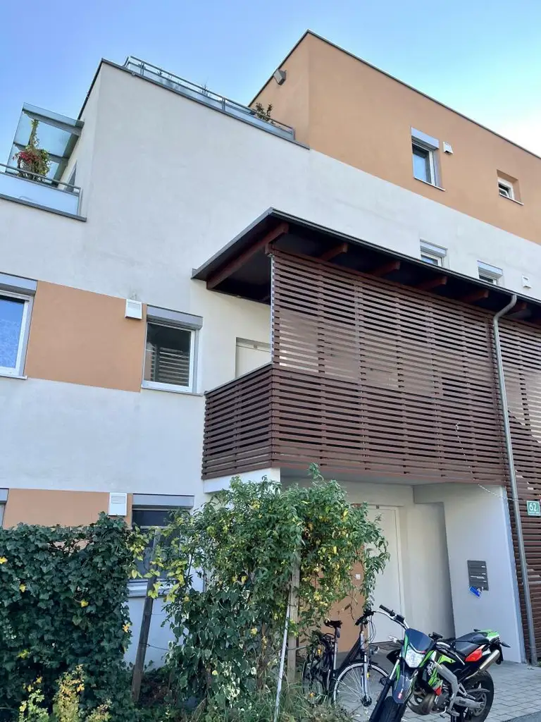 ruhige, helle und freundliche 3 Zimmer Wohnung mit Großbalkon vermietet bis 1.3.2027 dz. rund  3,3 % Rendite