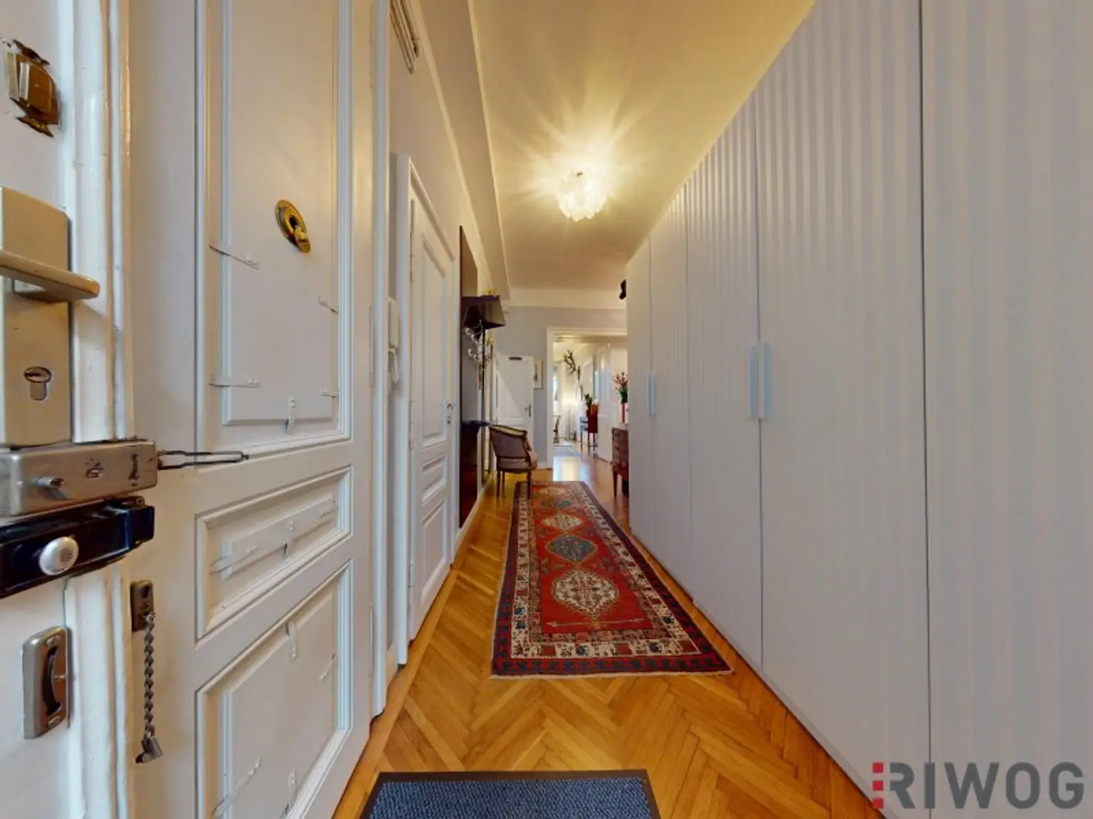 Wohnung mit Widmung für Kurzzeitvermietung vor den Toren Schloss Schönbrunns | Südseitiges 4-Zimmer Altbauapartment I 360° Rundgang