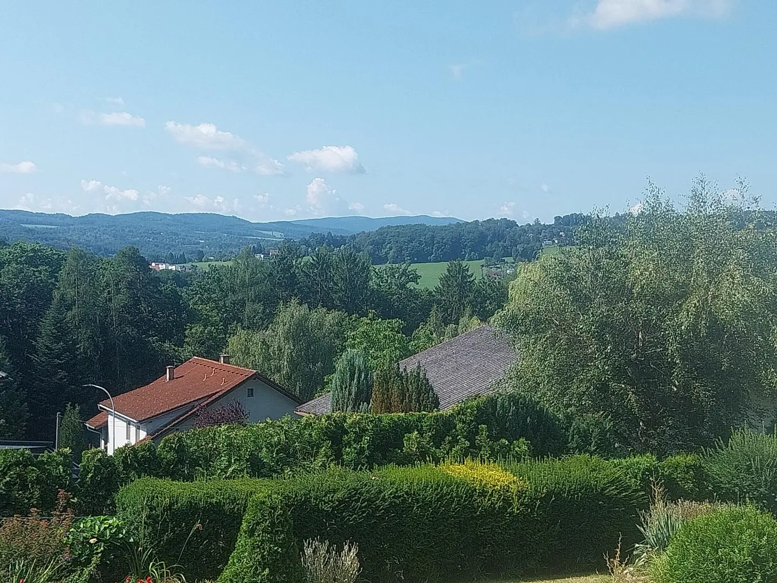 Sehr gepflegtes Einfamilienhaus, idyllische Grünlage in 3032 Eichgraben zu kaufen.