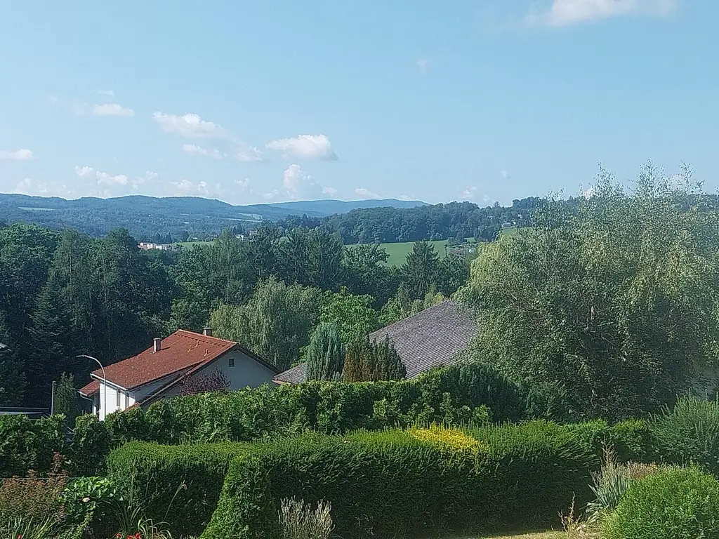 Sehr gepflegtes Einfamilienhaus, idyllische Grünlage in 3032 Eichgraben zu kaufen.